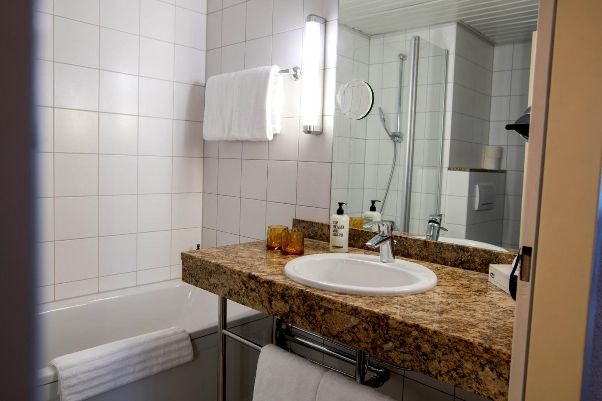 Best Western Conference Airporthotel Frankfurt Moerfelden Экстерьер фото